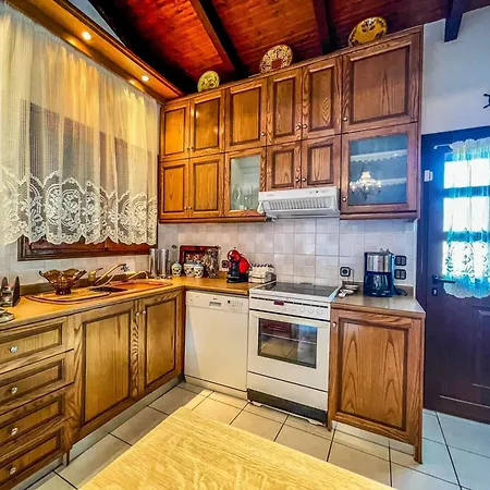 Xanthi In Doctors Area Holiday home Marmari (Evia)